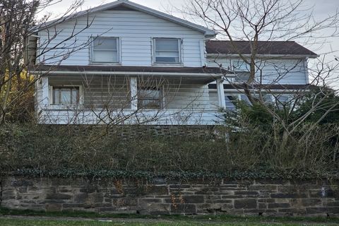 Single Family Residence in Jeannette PA 525 Lowry Ave Ave.jpg