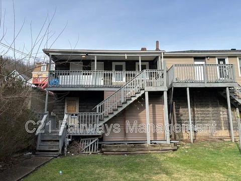 Photo of 344 2nd St, Pitcairn, PA 15140 (MLS # 1744414)