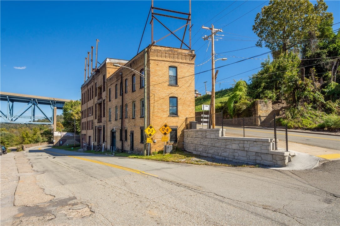 121-125 Market St