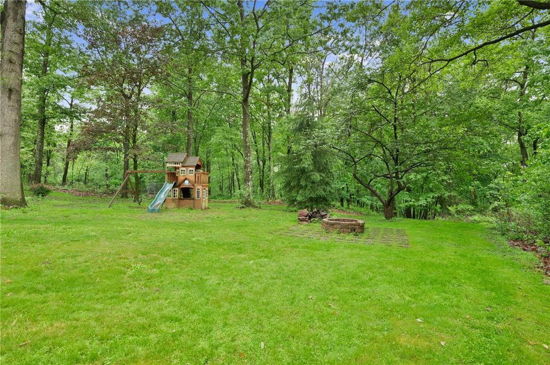 Cranberry Twp, Pennsylvania 16066, United States, 4 Bedrooms Bedrooms, ,4 BathroomsBathrooms,Residential,Active,95660