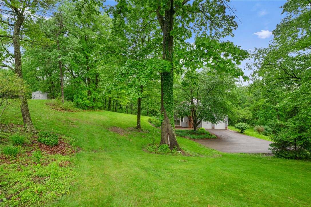 Cranberry Twp, Pennsylvania 16066, United States, 4 Bedrooms Bedrooms, ,4 BathroomsBathrooms,Residential,Active,95660