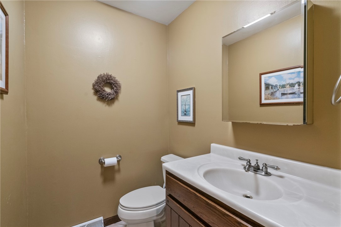 Cranberry Twp, Pennsylvania 16066, United States, 4 Bedrooms Bedrooms, ,4 BathroomsBathrooms,Residential,Active,95660