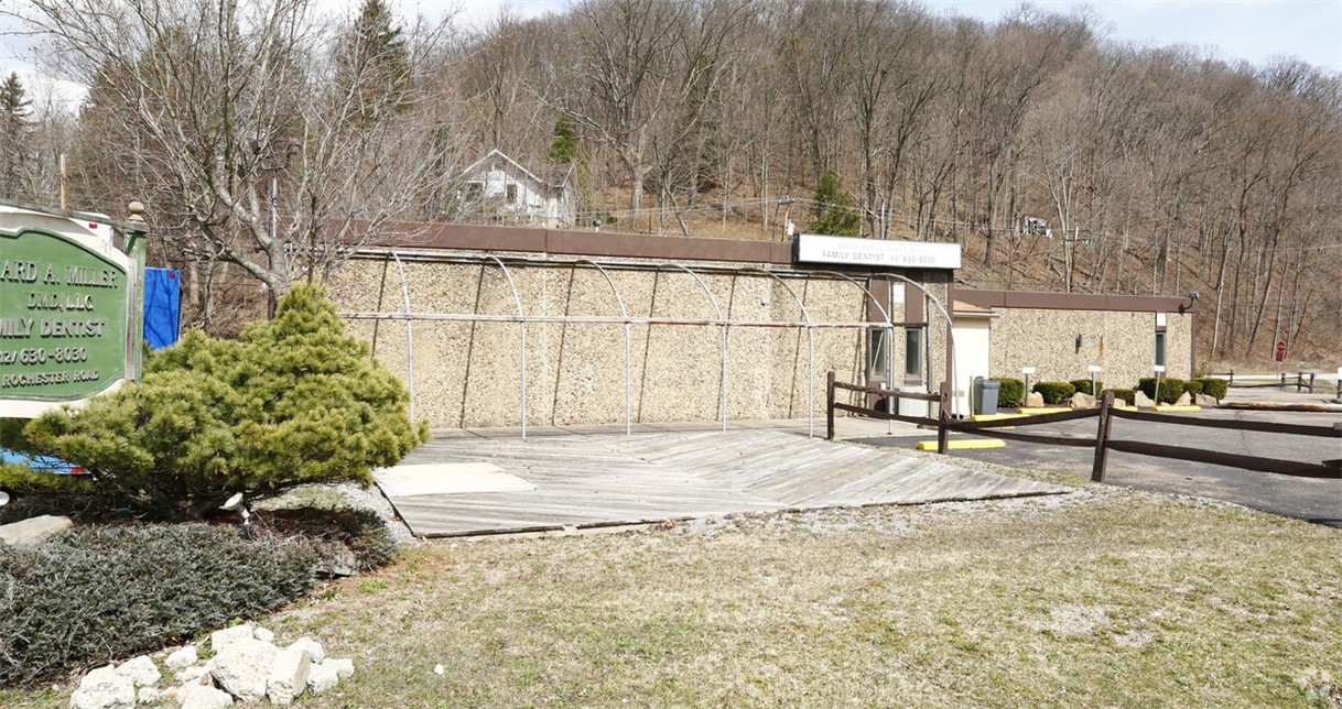 451 Rochester Rd