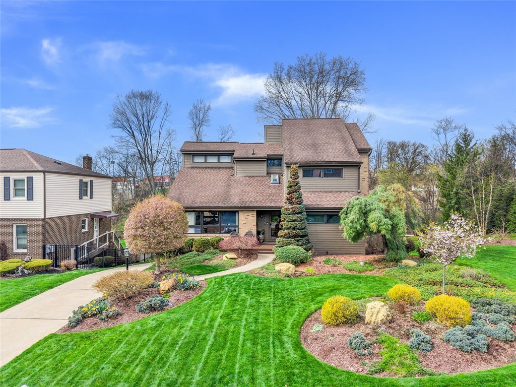 2698 Bethel Crest Dr, Bethel Park, Pennsylvania image 1