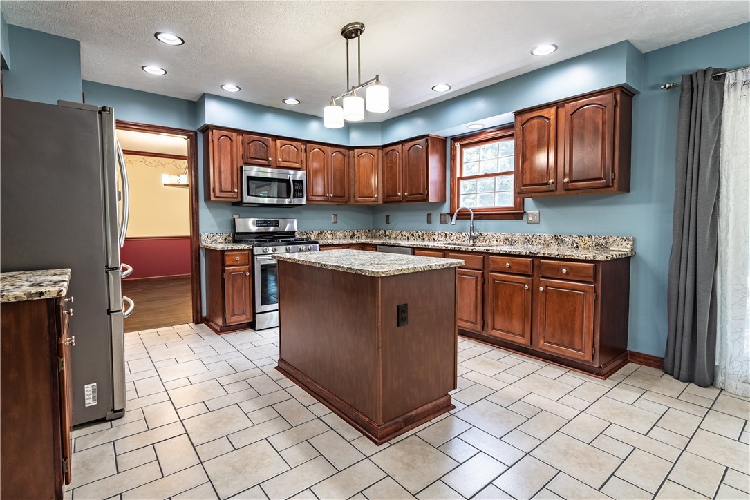 Seven Fields Boro, Pennsylvania 16046, United States, 4 Bedrooms Bedrooms, ,3 BathroomsBathrooms,Residential,Active,234079