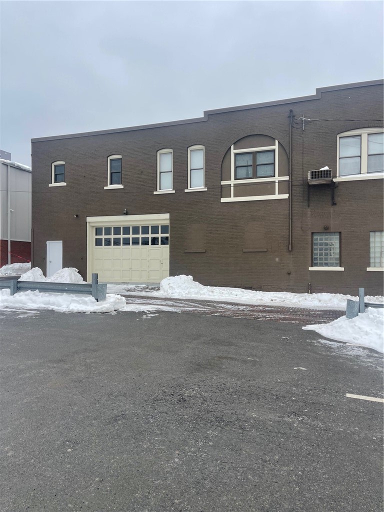 248-252 W Jefferson St