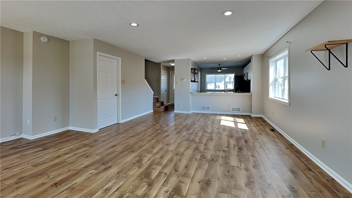 Mars Boro, Pennsylvania 16046, United States, 3 Bedrooms Bedrooms, ,3 BathroomsBathrooms,Residential,Contingent,91439