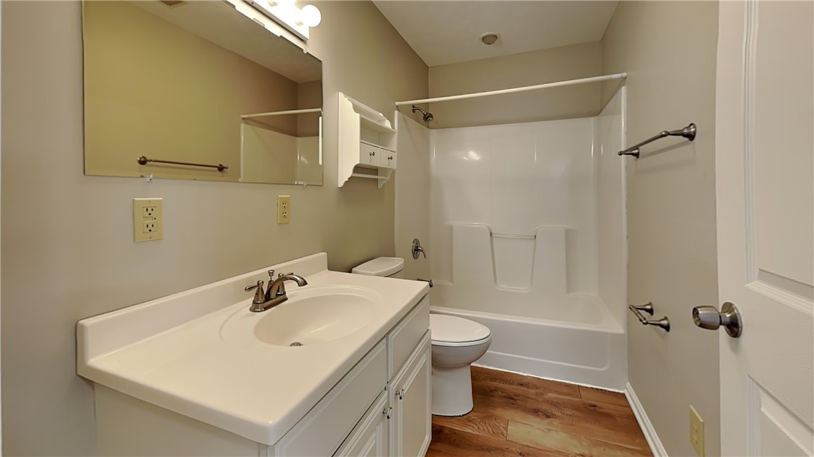 Mars Boro, Pennsylvania 16046, United States, 3 Bedrooms Bedrooms, ,3 BathroomsBathrooms,Residential,Contingent,91439