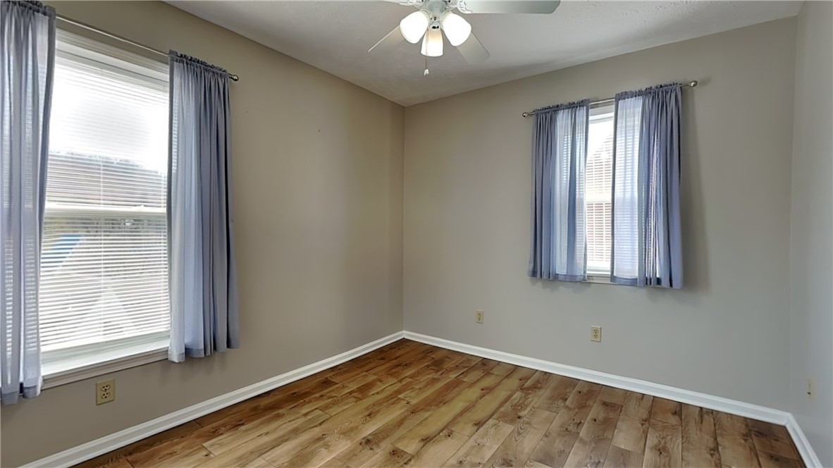 Mars Boro, Pennsylvania 16046, United States, 3 Bedrooms Bedrooms, ,3 BathroomsBathrooms,Residential,Contingent,91439