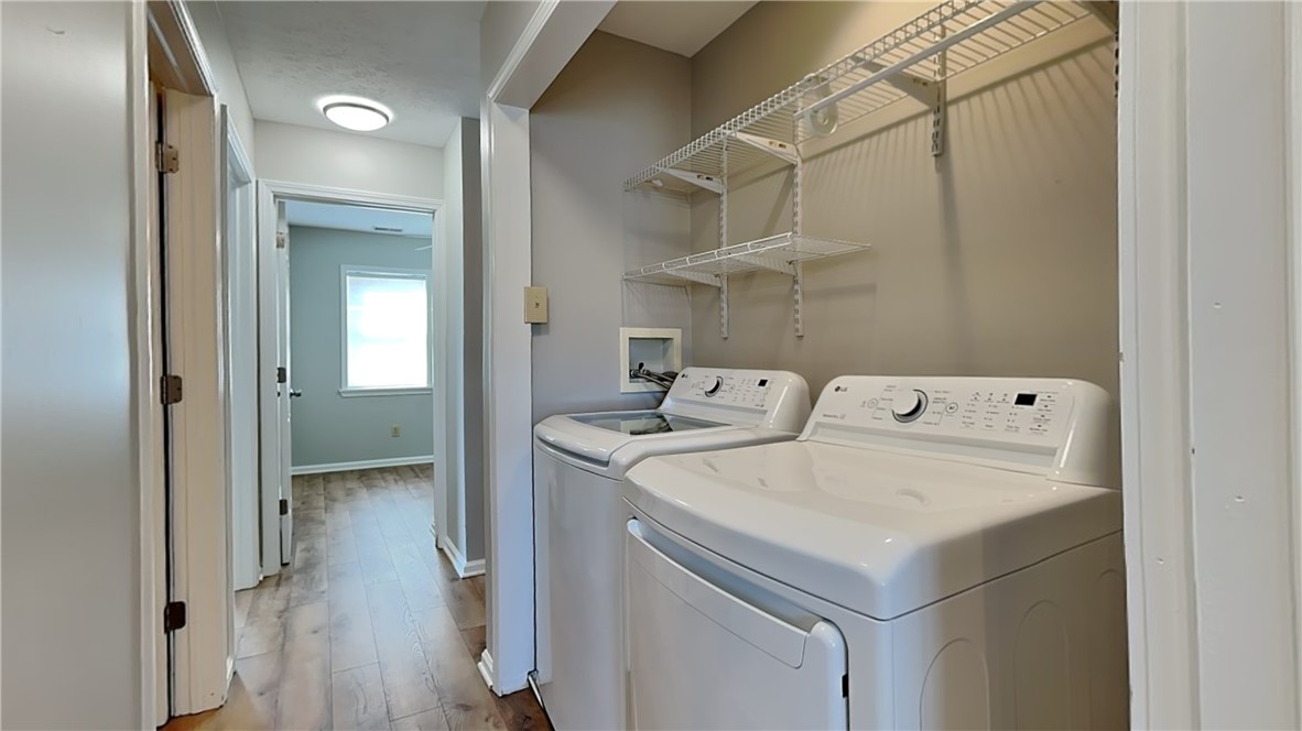 Mars Boro, Pennsylvania 16046, United States, 3 Bedrooms Bedrooms, ,3 BathroomsBathrooms,Residential,Contingent,91439