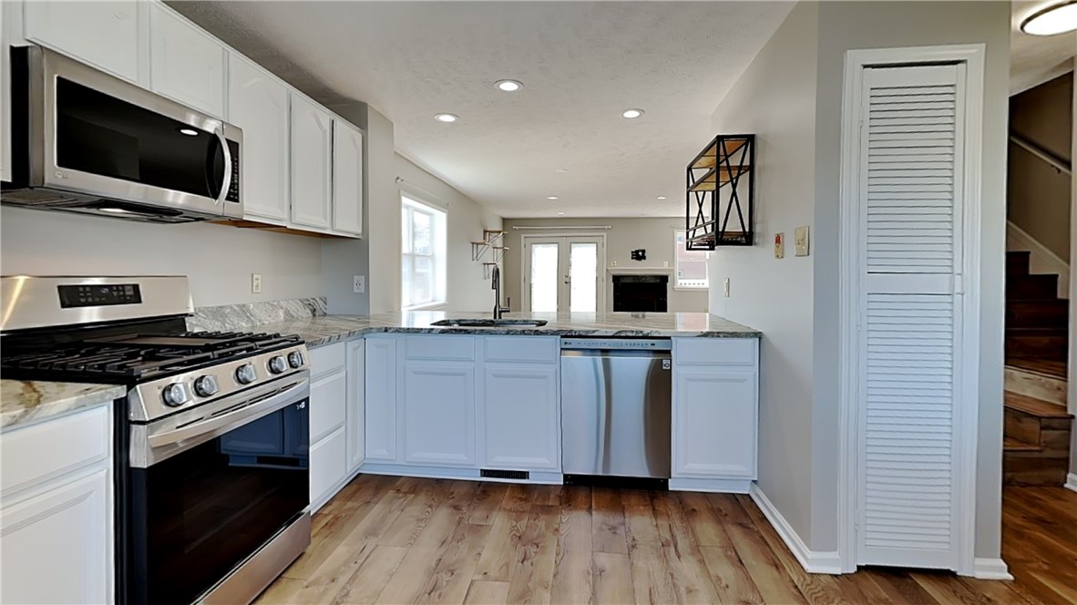 Mars Boro, Pennsylvania 16046, United States, 3 Bedrooms Bedrooms, ,3 BathroomsBathrooms,Residential,Contingent,91439