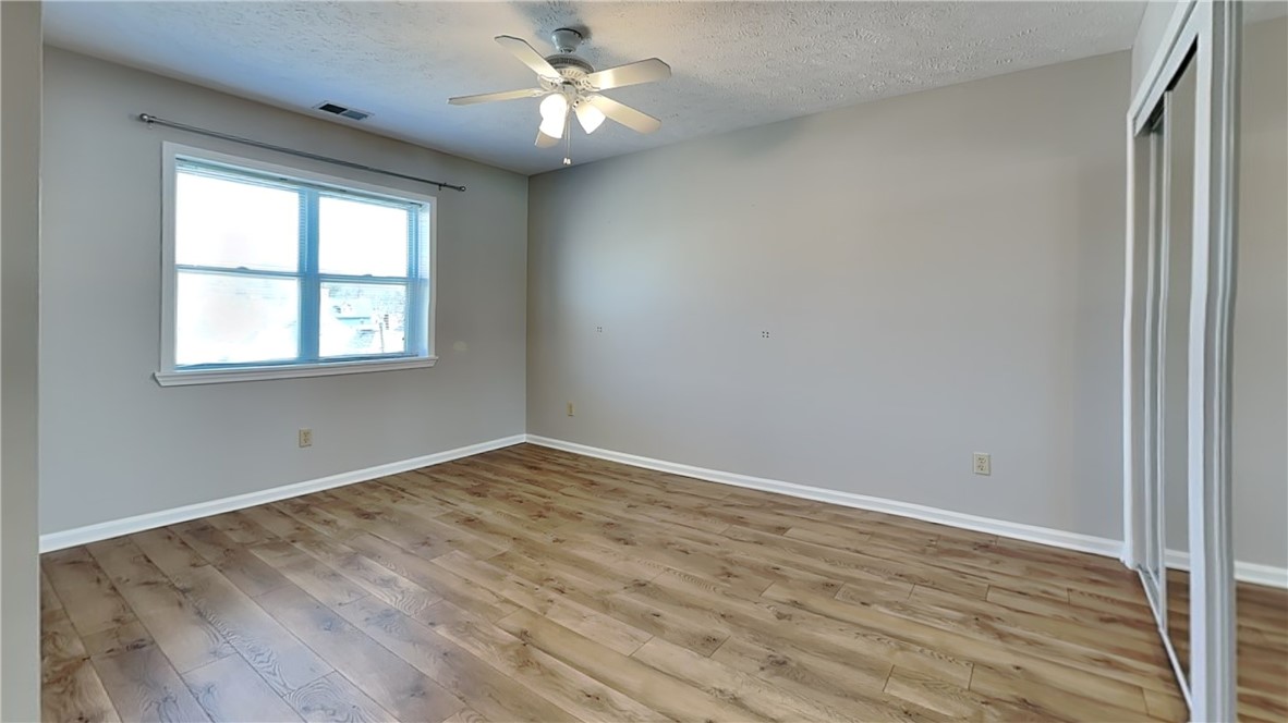 Mars Boro, Pennsylvania 16046, United States, 3 Bedrooms Bedrooms, ,3 BathroomsBathrooms,Residential,Contingent,91439