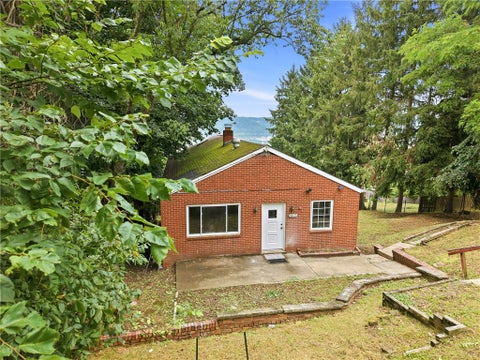 Homes For Sale - 601 Howard St St<br/> Harmony Twp, PA 15003