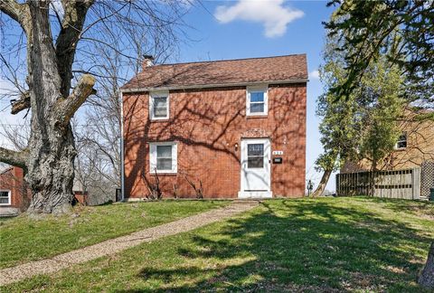Photo of 624 Elm Dr, Verona, PA 15147 (MLS # 1744880)