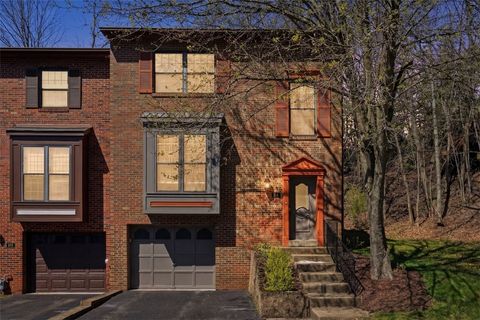 Photo of 604 Briarleaf Dr, Pittsburgh, PA 15205 (MLS # 1747312)