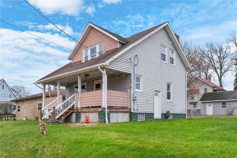 Photo of 2003 Delaware Ave, New Castle, PA 16105 (MLS # 1748432)