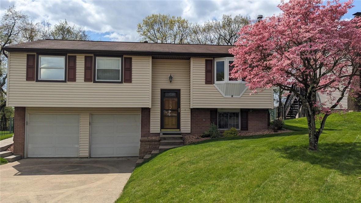 2182 Lancelot Drive Dr, Irwin, Pennsylvania image 2