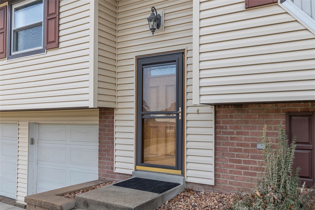 2182 Lancelot Drive Dr, Irwin, Pennsylvania image 3