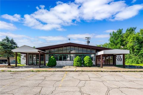 1700 N Main Street Ext Center Twp PA 16001