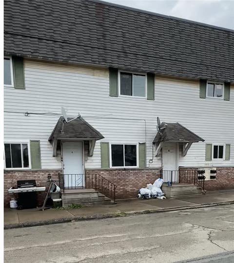 Apartment For Rent - 202 Meldon Ave Ave #4<br/> Donora, PA 15033