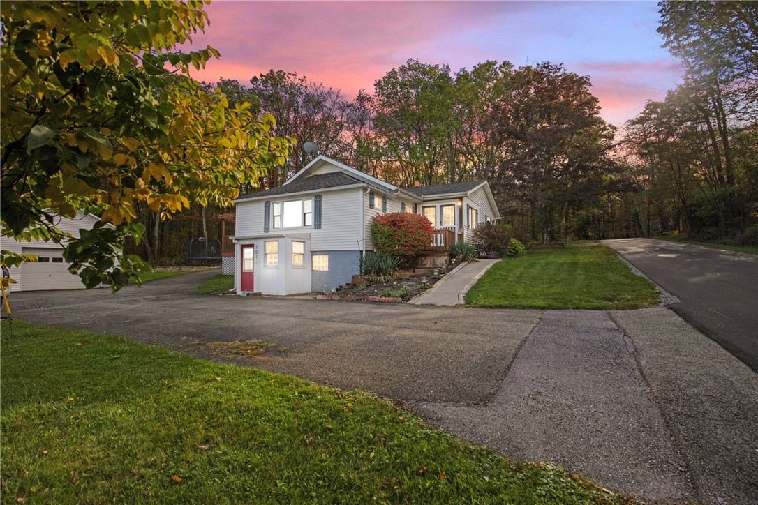Shade Twp, Pennsylvania 15926, United States, 3 Bedrooms Bedrooms, ,2 BathroomsBathrooms,Residential,Active,230224