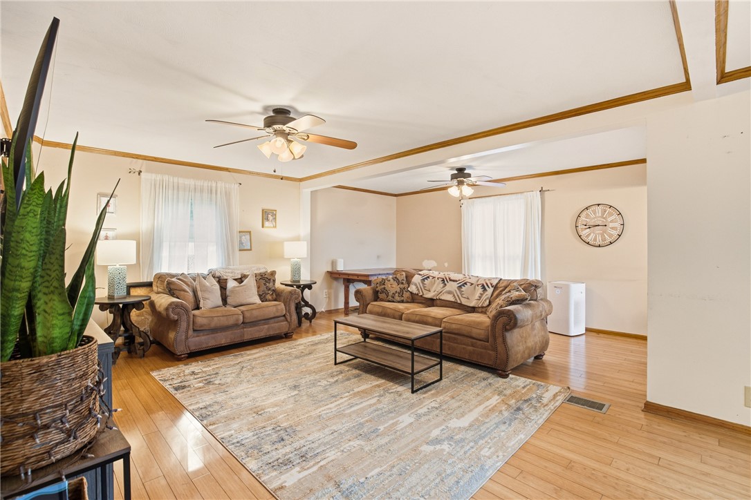 Shade Twp, Pennsylvania 15926, United States, 3 Bedrooms Bedrooms, ,2 BathroomsBathrooms,Residential,Active,230224