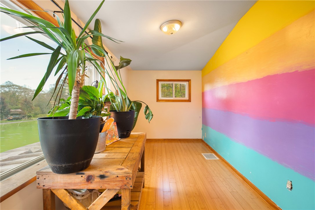 Shade Twp, Pennsylvania 15926, United States, 3 Bedrooms Bedrooms, ,2 BathroomsBathrooms,Residential,Active,230224