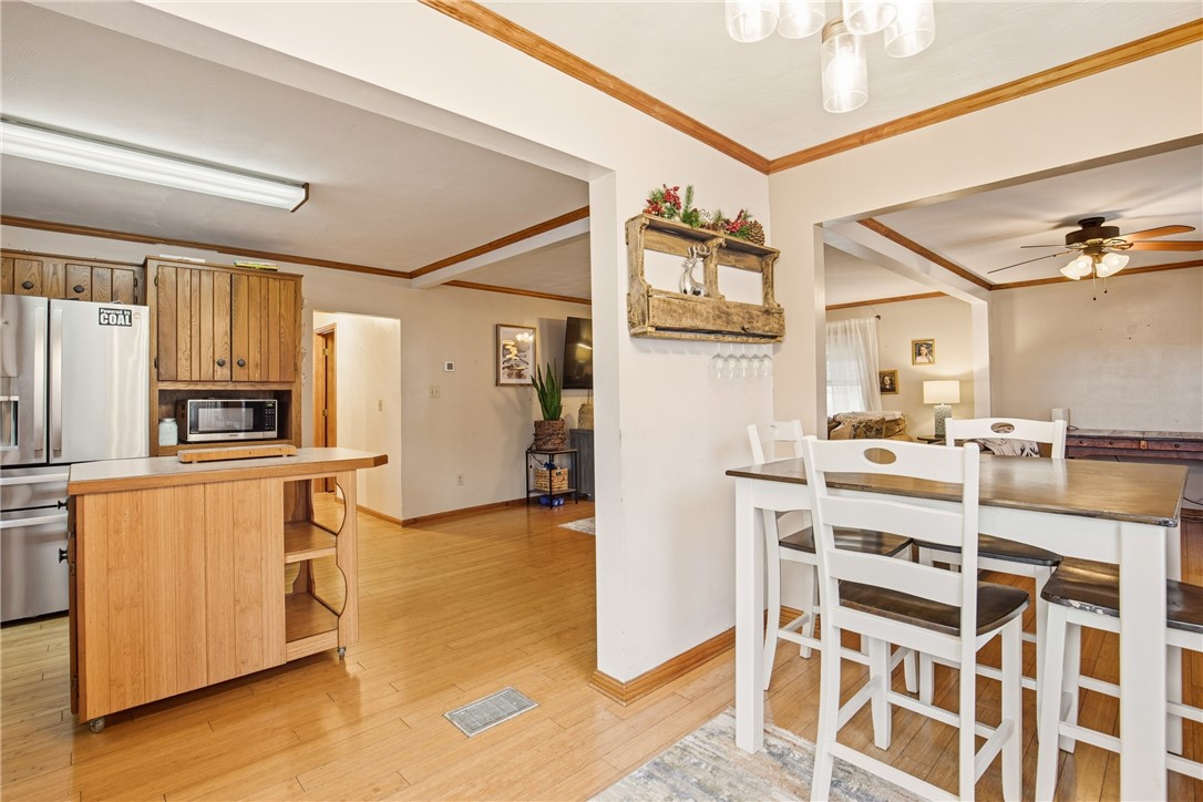 Shade Twp, Pennsylvania 15926, United States, 3 Bedrooms Bedrooms, ,2 BathroomsBathrooms,Residential,Active,230224