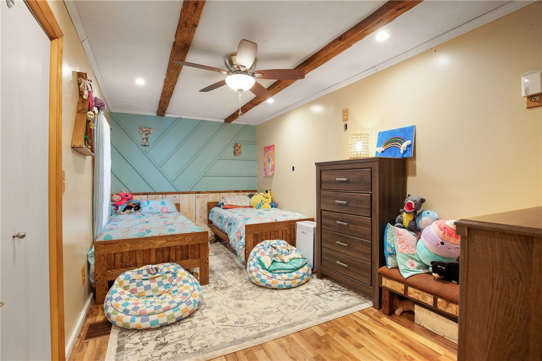 Shade Twp, Pennsylvania 15926, United States, 3 Bedrooms Bedrooms, ,2 BathroomsBathrooms,Residential,Active,230224