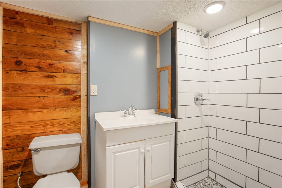 Shade Twp, Pennsylvania 15926, United States, 3 Bedrooms Bedrooms, ,2 BathroomsBathrooms,Residential,Active,230224