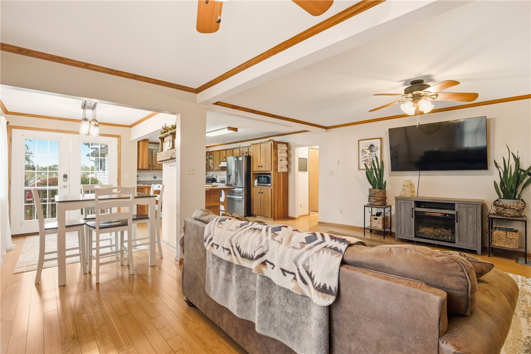 Shade Twp, Pennsylvania 15926, United States, 3 Bedrooms Bedrooms, ,2 BathroomsBathrooms,Residential,Active,230224