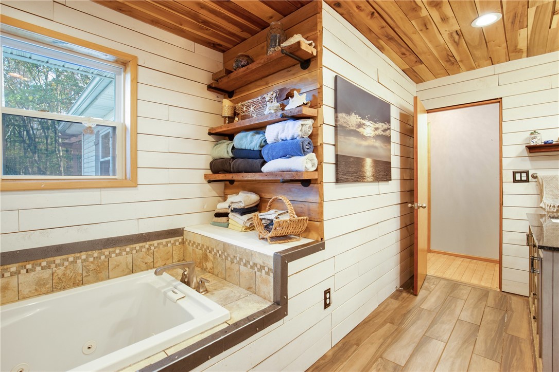 Shade Twp, Pennsylvania 15926, United States, 3 Bedrooms Bedrooms, ,2 BathroomsBathrooms,Residential,Active,230224