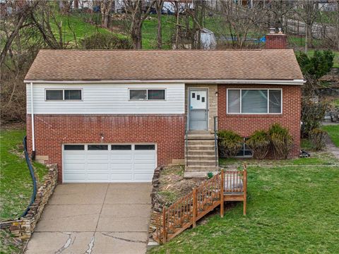 Photo of 1209 Airedale Dr, Bethel Park, PA 15102 (MLS # 1745478)