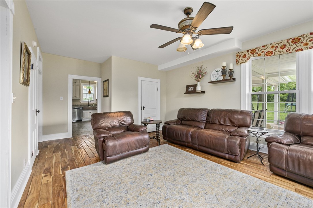 Dunbar Twp, Pennsylvania 15425, United States, 3 Bedrooms Bedrooms, ,2 BathroomsBathrooms,Residential,Contingent,136650