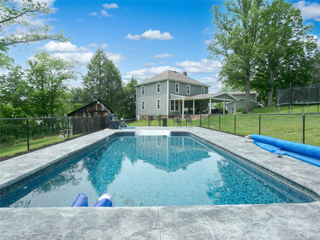 Dunbar Twp, Pennsylvania 15425, United States, 3 Bedrooms Bedrooms, ,2 BathroomsBathrooms,Residential,Contingent,136650