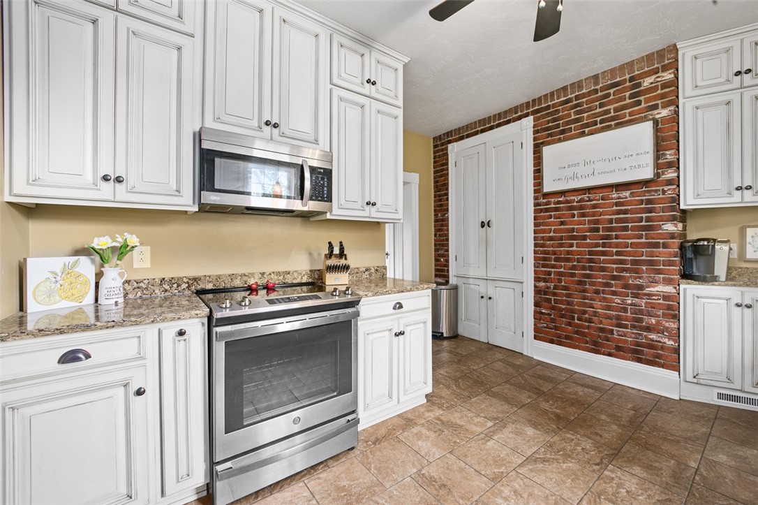 Dunbar Twp, Pennsylvania 15425, United States, 3 Bedrooms Bedrooms, ,2 BathroomsBathrooms,Residential,Contingent,136650