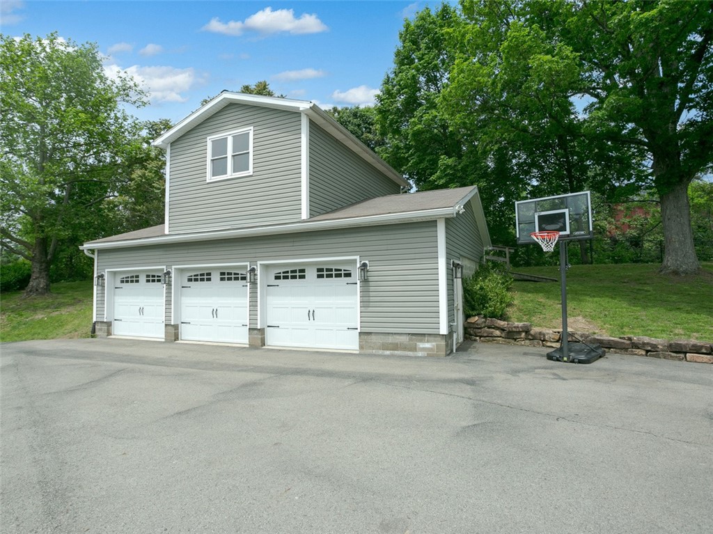 Dunbar Twp, Pennsylvania 15425, United States, 3 Bedrooms Bedrooms, ,2 BathroomsBathrooms,Residential,Contingent,136650