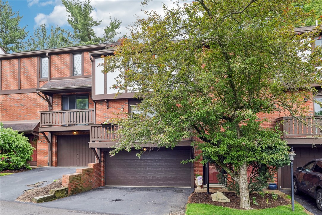109 Forest Edge Drive
