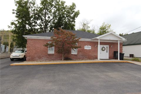 352 Railroad St Ligonier Boro PA 15658