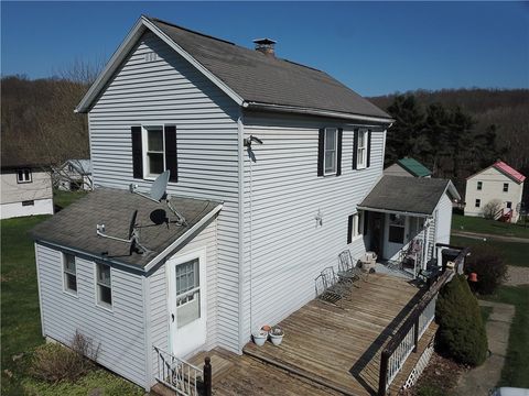 Photo of 1027 1st St, Kittanning, PA 16201 (MLS # 1748442)