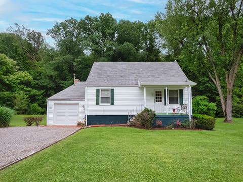 Photo for 2665 Warrendale Bayne Rd