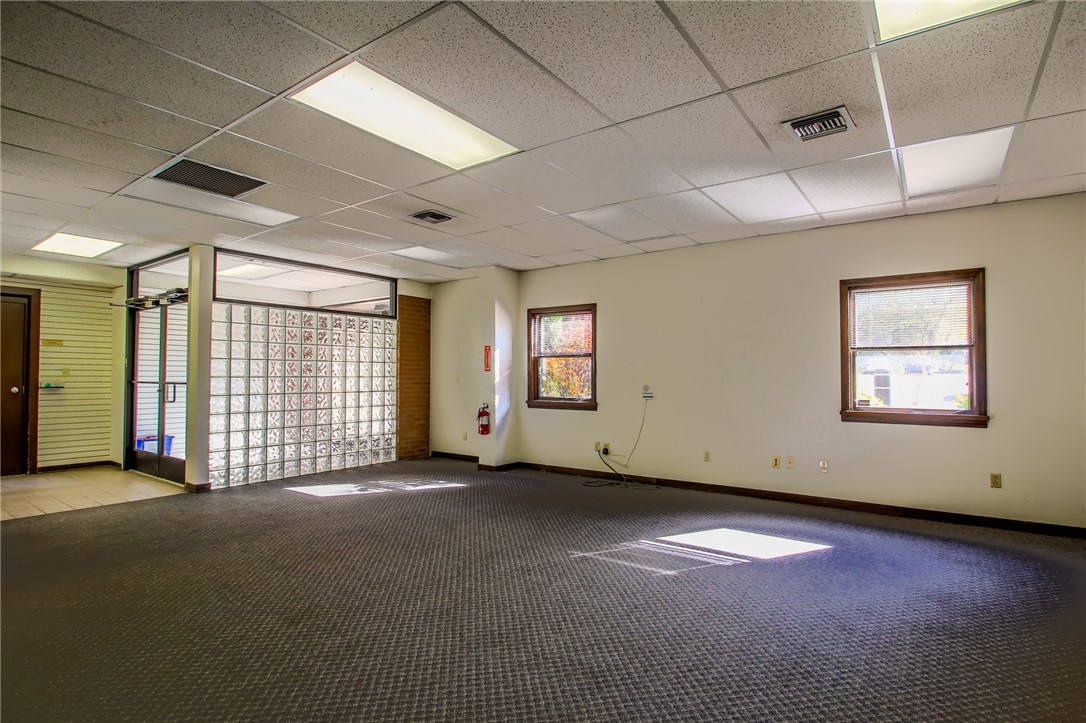 Banksville/Westwood, Pennsylvania 15220, United States, ,Commercial,Active,36174