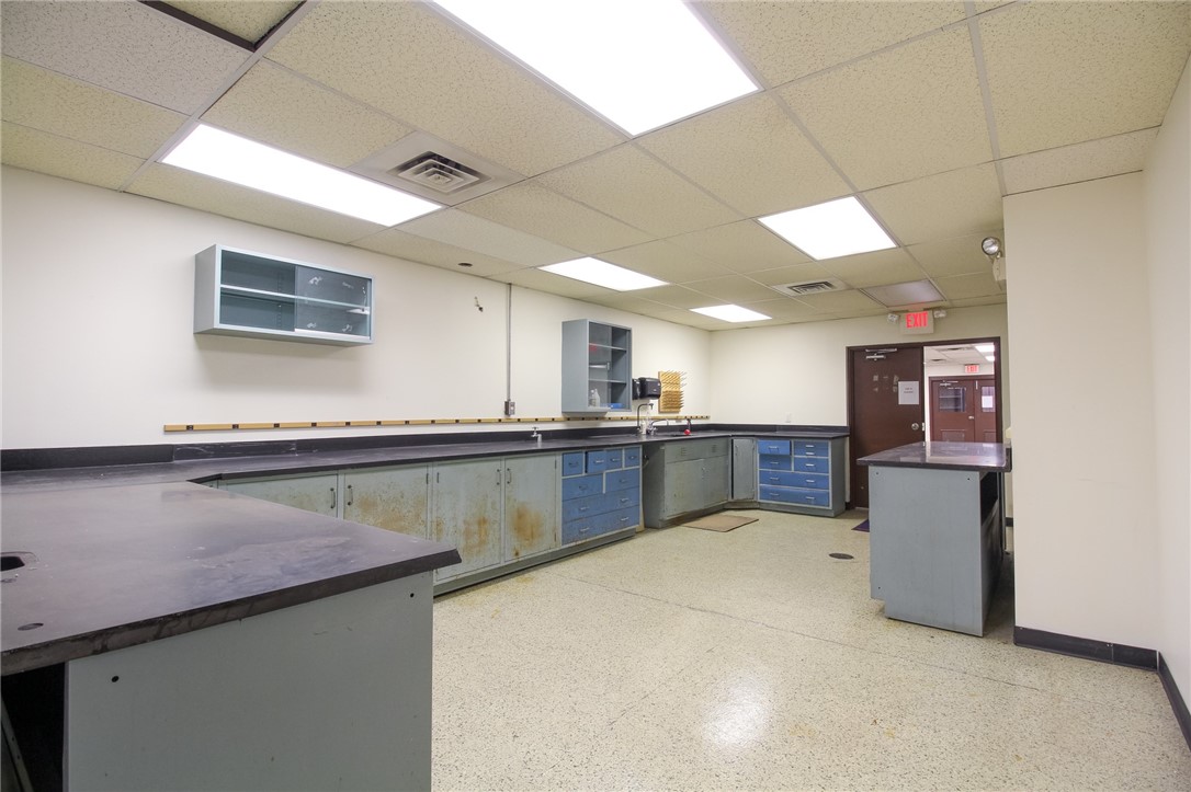 Banksville/Westwood, Pennsylvania 15220, United States, ,Commercial,Active,36174