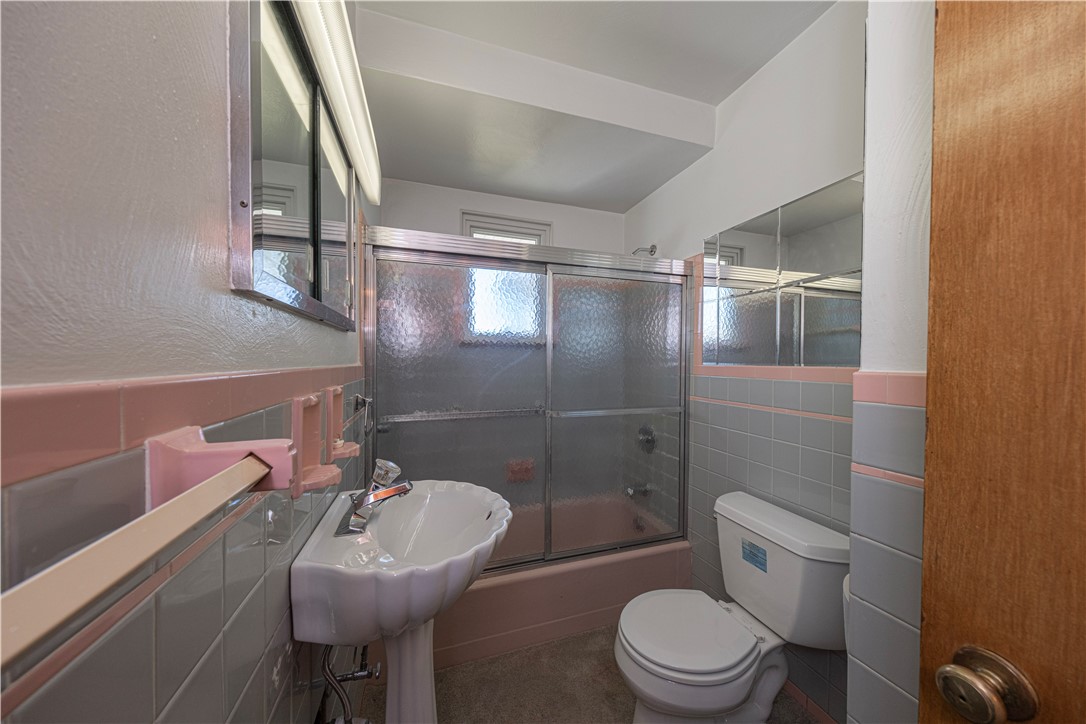 Braddock Hills, Pennsylvania 15221, United States, 3 Bedrooms Bedrooms, ,2 BathroomsBathrooms,Residential,Active,246390