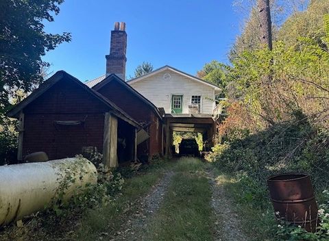 Photo of 341 Glen Eden Rd, Rochester, PA 15074 (MLS # 1733475)