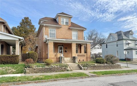 Photo of 700 W Clayton St, New Castle, PA 16102 (MLS # 1731872)