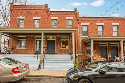 Photo of 2 Clarendon Pl, Pittsburgh, PA 15206 (MLS # 1744985)