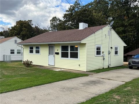 Photo of 14 Hemlock St, Beaver, PA 15009 (MLS # 1726986)