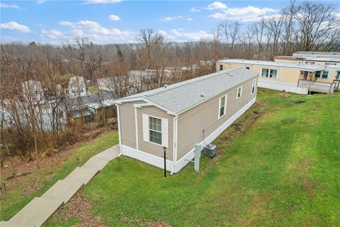 Photo of 36 Leesburg Ct, Imperial, PA 15126 (MLS # 1736966)