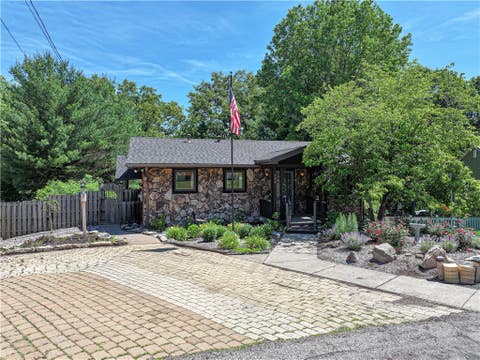 Photo for 532 Reimer St